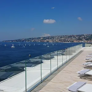 Otel Grand Vesuvio